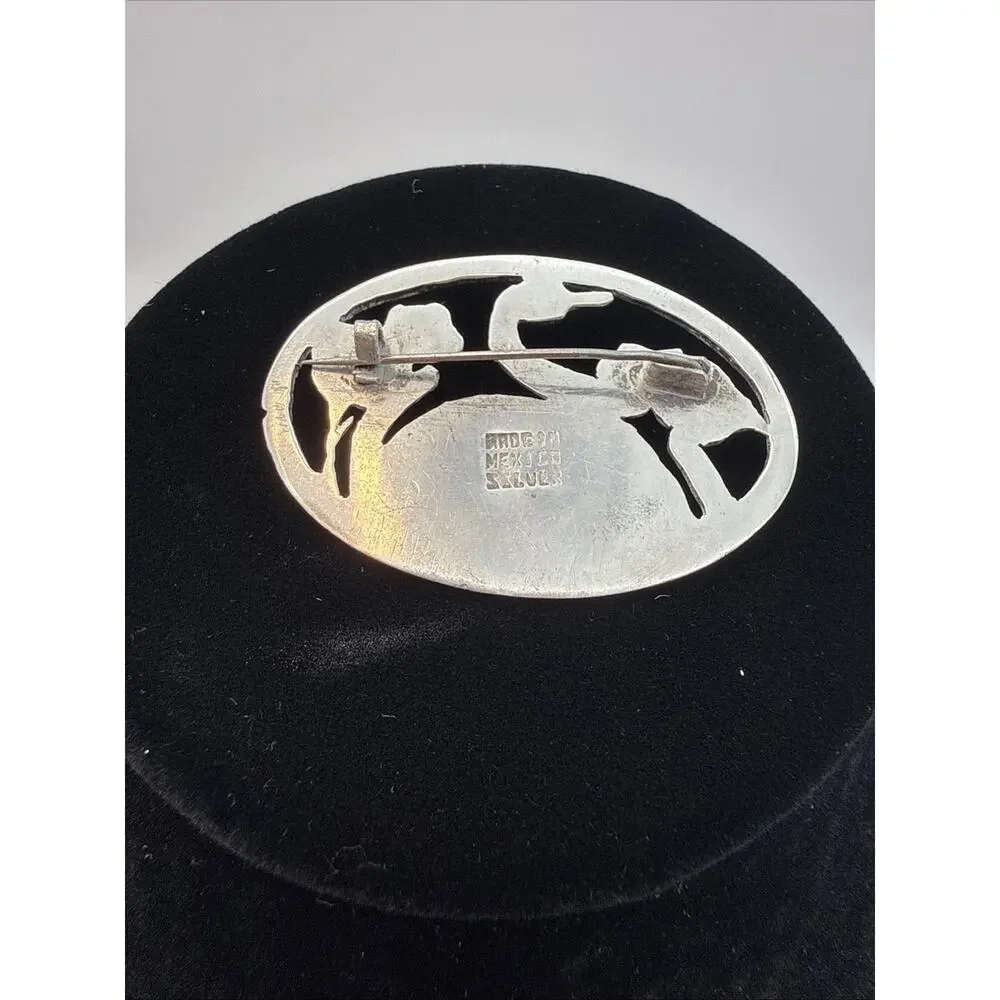 Unbranded this brooch